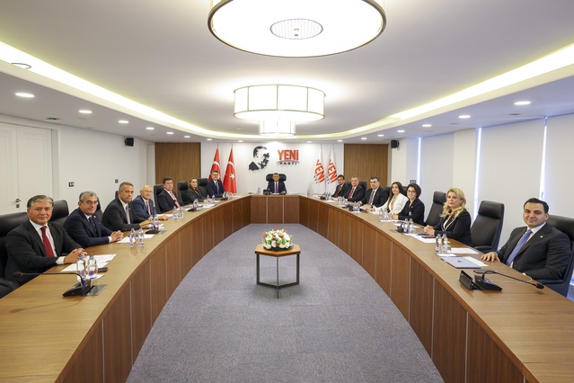 YENİ Parti MYK'da fon krizi öne çıktı, kurmaylar çifte standart uygulandığını söyledi