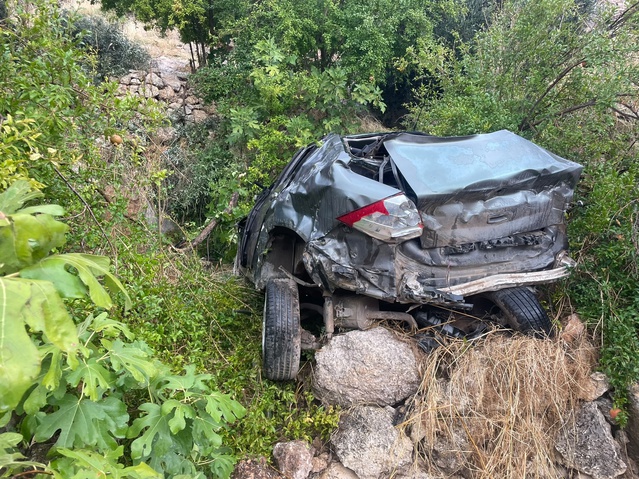 Mardin Kızıltepe'de uçuruma yuvarlanan otomobilin 20 yaşındaki sürücüsü ağır yaralandı