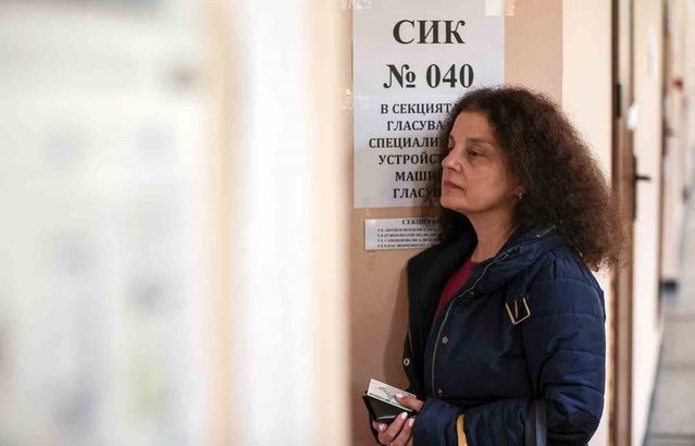 Bulgaristan'da yaklaşık 6,6 milyon seçmen cumhurbaşkanı seçimi için oy veriyor