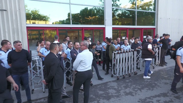İzmir Büyükşehir meclisi toplanamadı, YENİ Partili Güç Tugay'a istifa çağrısı yaptı