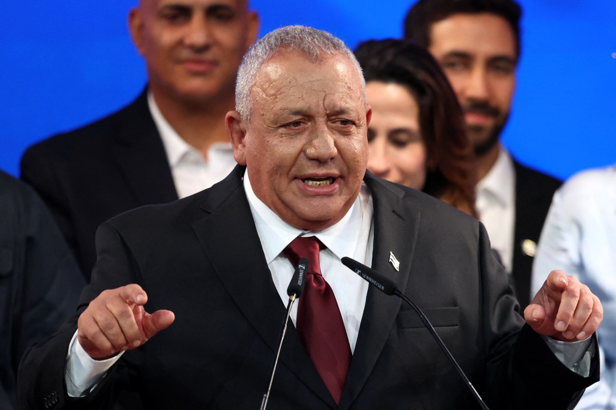 İsrail'de muhalefet lideri Eisenkot "Siyonist askerlik hükümeti" kuracaklarını söyledi