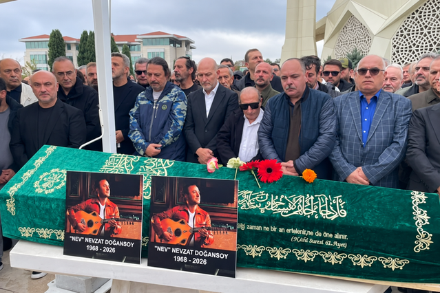 Şarkıcı Nev son yolculuğuna uğurlandı