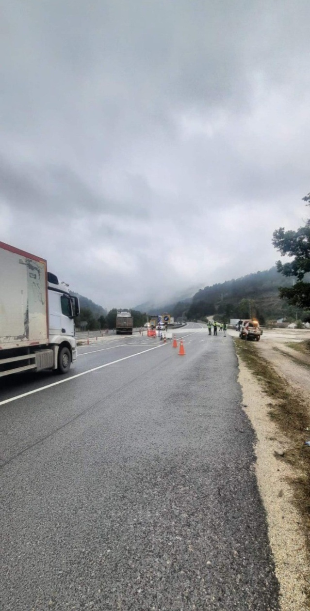 Bilecik'te Bozüyük-Bursa yolu asfalt yenilemesinin ardından trafiğe açıldı