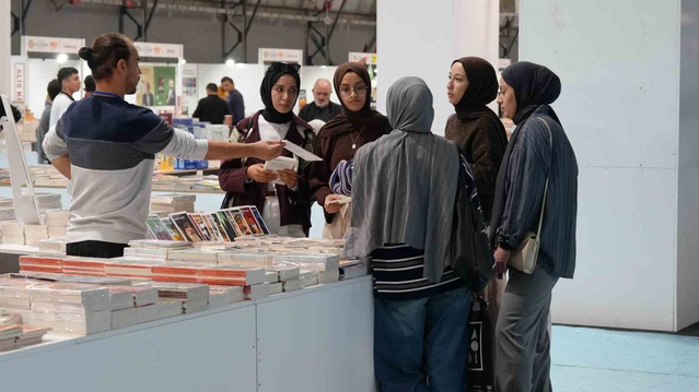 İnönü Üniversitesi coğrafya öğrencileri 12. Malatya Kitap Fuarı'na katıldı