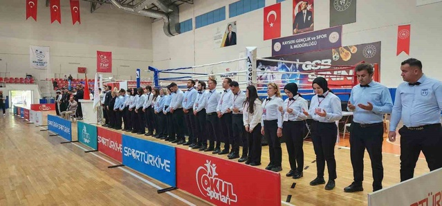 Kayseri Talas'ta Muaythai müsabakaları yoğun katılımla gerçekleştirildi