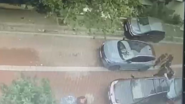 Avcılar'da park yeri yüzünden başlayan kavga büyüdü: Cip 3 kişiye çarptı, 5 kişi tutuklandı