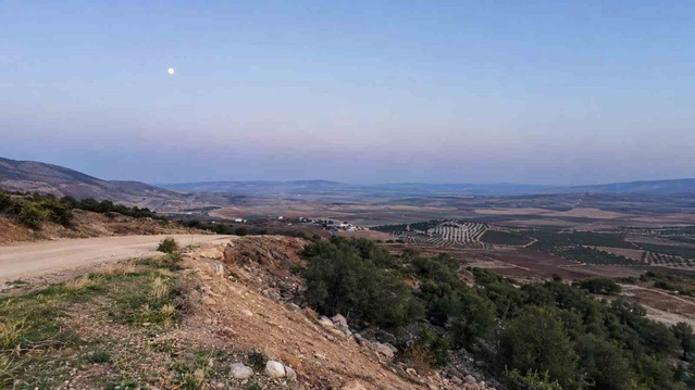 Kilis Valisi Kalaylı, Mehmetali köyünde sathi kaplama yapılacak yolu inceledi