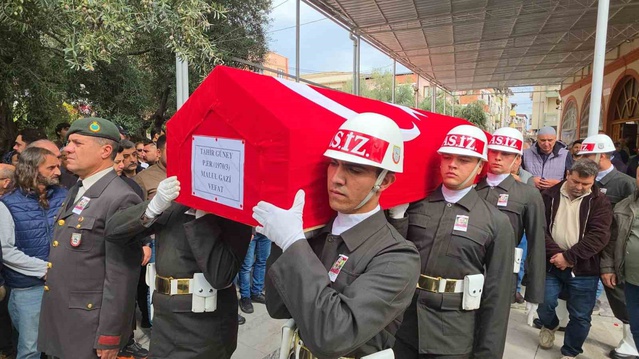 Nazilli'de kalp krizi geçiren gazi Tahir Güney askeri törenle defnedildi