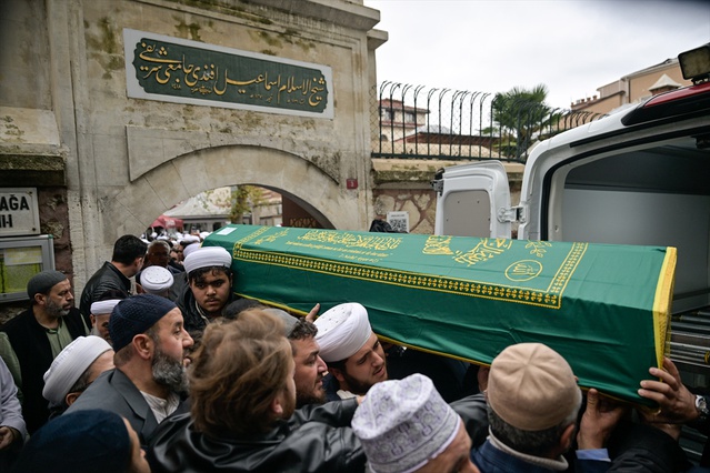 Fatih'te akıma kapılan 14 yaşındaki çocuğun cenaze namazı İsmailağa Camisi'nde kılındı