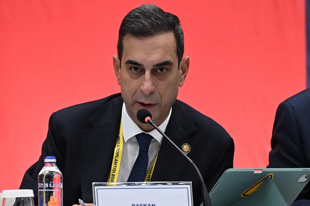 Şekip Mosturoğlu'ndan çok sert sözler: Ligin şampiyonlarını belirlediler