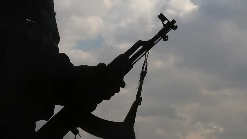 Terör örgütü PKK'nın Sincar'daki uzantısı silah bırakarak Irak ordusuyla entegre ediliyor