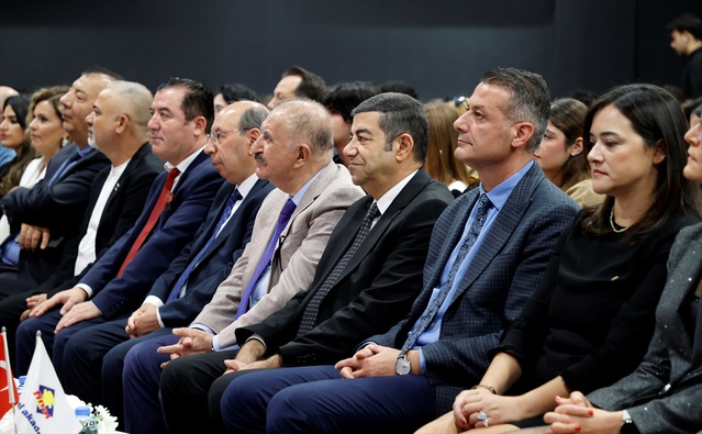 Kurul Üyesi Taşel Bodrum'da öğrencilere küresel rekabeti ve PISA'daki artışı anlattı