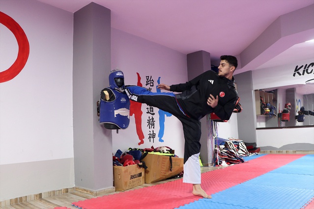 Milli kick boksçu Alim Yönten, Kuzey Makedonya'da altın madalya için ringe çıkacak