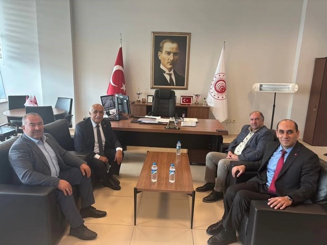 AK Parti Çıldır heyeti, Gümrük Müdürü Oğul'a hayırlı olsun ziyaretinde bulundu.