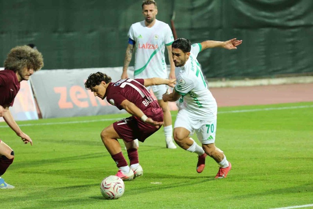 Isparta 32 Spor, TFF 2. Lig Beyaz Grup'ta Hatayspor'u 1-0 yenerek 5. haftada galip geldi
