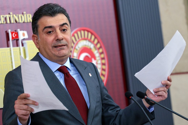 Yeni Parti Sözcüsü Emre, sermaye piyasası kaybını 90 milyar dolar olarak açıkladı