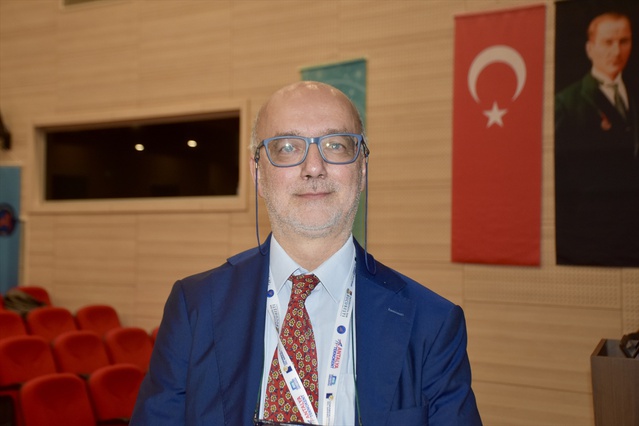 Cantoni Antalya sempozyumunda sosyal medyada turizm tanıtımında yerel kültürü savundu
