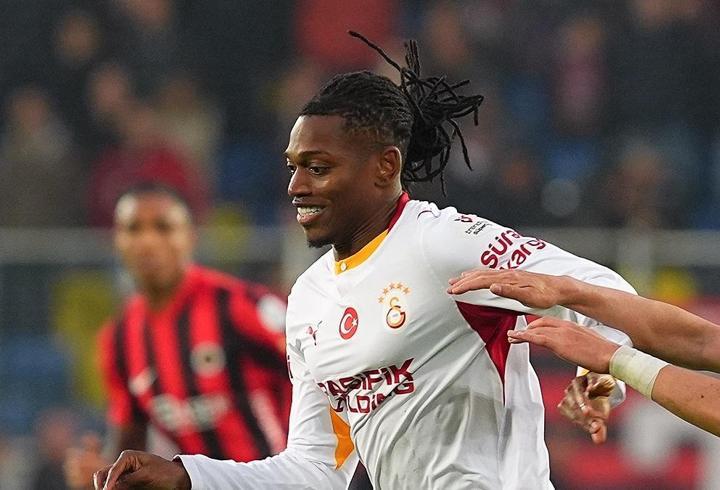 Fenerbahçe derbisi tehlikede! Leao için tüm şartlar zorlanıyor