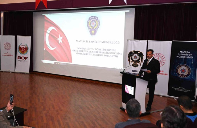 Manisa İl Emniyet Müdürlüğü okul idarecileri ve rehber öğretmenleri bilgilendirdi