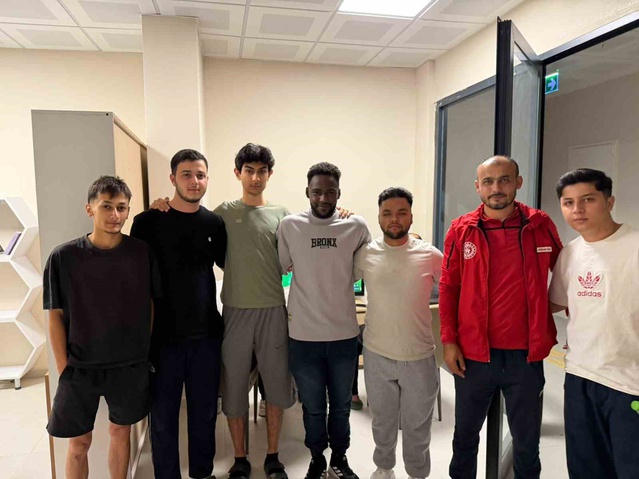Akçakoca Erkek Öğrenci Yurdu'nda konsol oyunları üniversitelileri kaynaştırdı