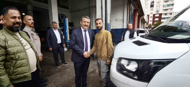 MHP Diyarbakır İl Başkanı Özcoşkun, 3. Sanayi Sitesi'nde esnafın sorunlarını dinledi