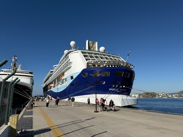 Renaissance ve Marella Discovery Muğla Bodrum'a 2 bin 888 turist getirdi
