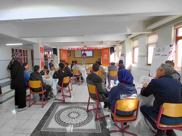 Bayburt'ta GençTek Forumu'nda öğrenciler siber güvenlik ve dijital yaşamı ele aldı