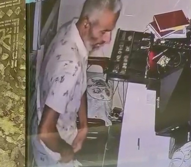 Adıyaman Kahta'da iş yerinden 35 bin TL ve 2 lösemi kumbarası boşaltıldı