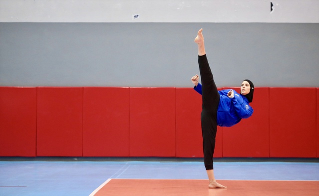 İlaçla aldığı kiloları tekvandoyla veren Elifnaz, 2028 Olimpiyatları'na hazırlanıyor