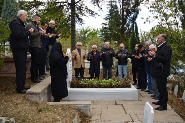 Kütahyalı sanatçı Ahmet Yakupoğlu, vefatının 10. yılında DPÜ'nün programıyla anıldı