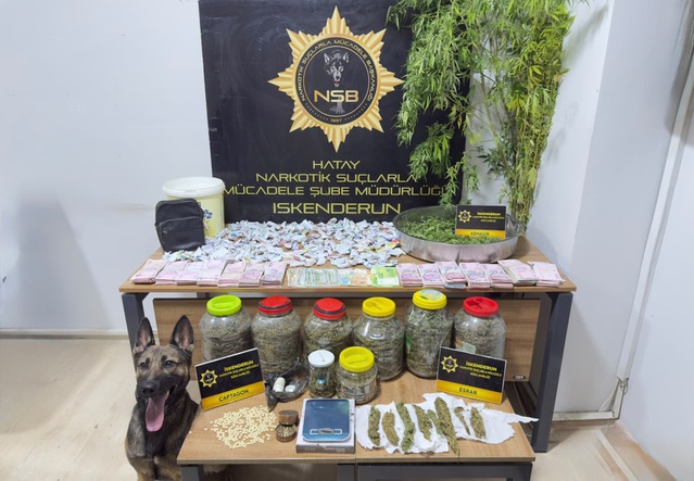 Hatay Arsuz'da bir ikamette 4 kilo 621,80 gram esrar bulundu, 1 kişi tutuklandı