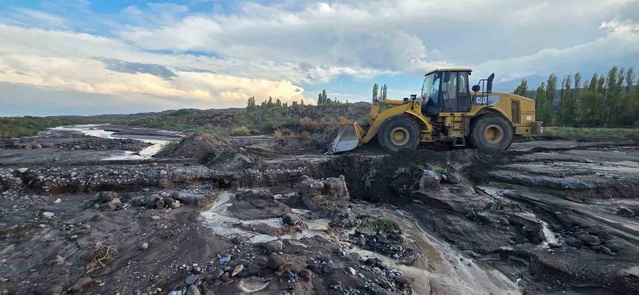Iğdır Aralık'ta kapanan köy yollarında ekipler taşımalı eğitim için seferber oldu