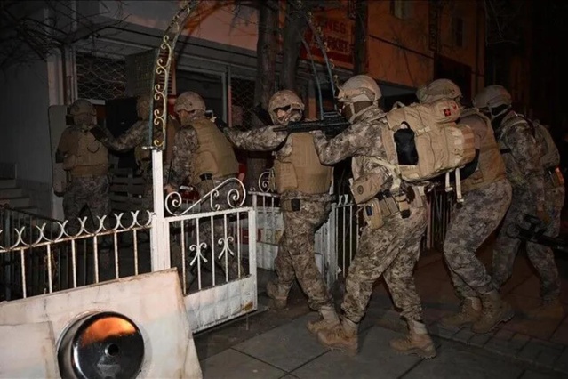 14 ilde "Daltonlar" baskını! Gözaltı kararı verilen 33 şüpheliden 12'si çocuk