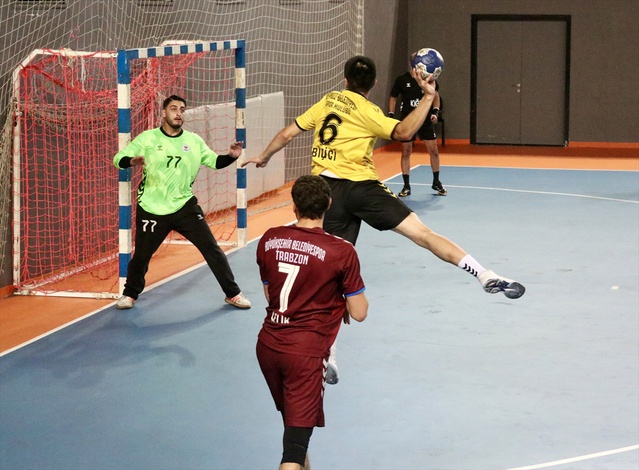 Hentbol Erkekler Süper Lig 6. haftasında Güneysuspor-Göztepe maçı 26-26 bitti