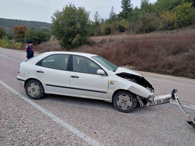 Bilecik Gölpazarı'nda otomobilin kontrolden çıktığı kazada sürücü yaralandı