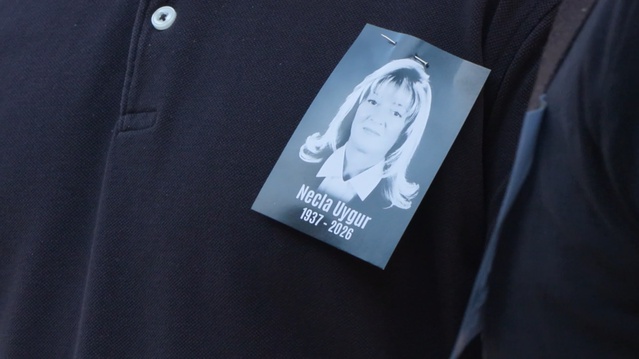 Nejat Uygur'un eşi Necla Uygur (89), Feriköy Mezarlığı'nda toprağa verildi