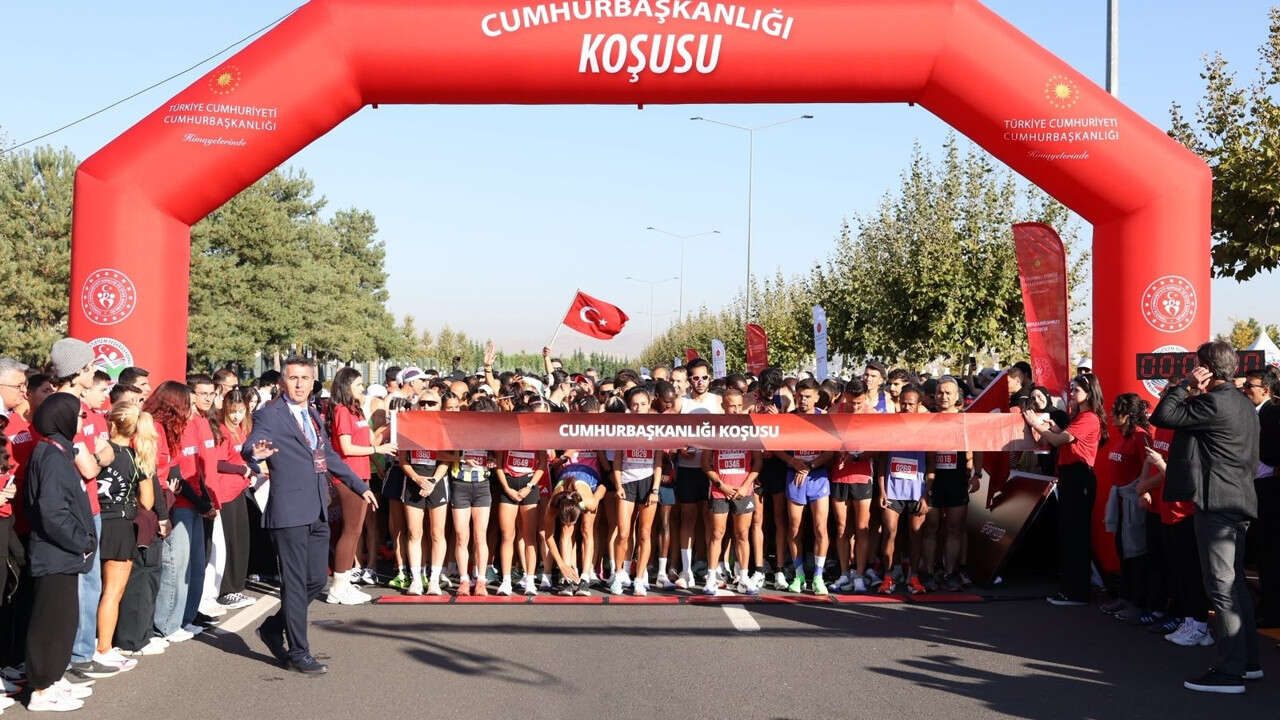 Cumhurbaşkanlığı Yarı Maratonu Ankara’da düzenlendi: 4 bini aşkın sporcu katıldı