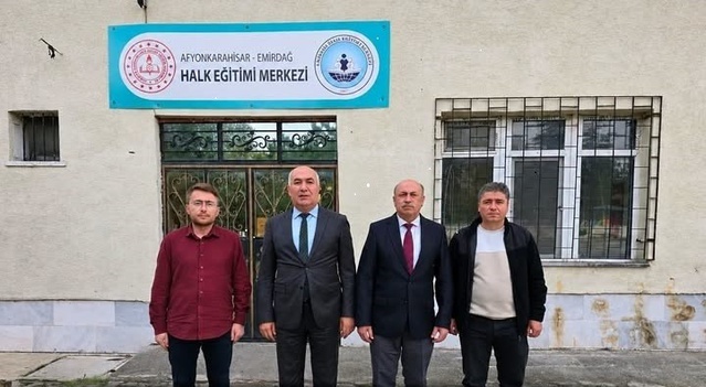 Emirdağ Milli Eğitim Müdürü Emeksiz, Halk Eğitimi Merkezi'nde kurs planını açıkladı
