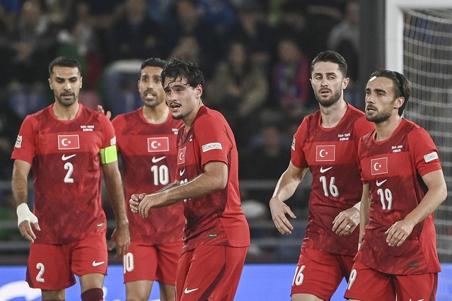Nihat Kahveci İtalya mağlubiyeti sonrası isyan etti: Biz kimi yeneceğiz ya?