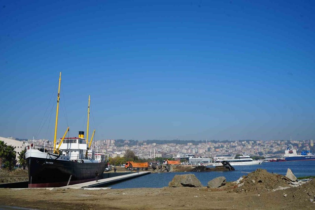 Samsun'da yeni yerine taşınan Bandırma Vapuru Müzesi çevresinde düzenleme sürüyor