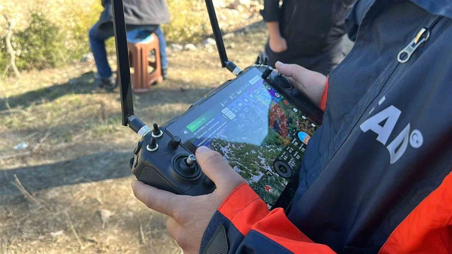 Isparta Sütçüler'de mahsur İHH gönüllülerine dronla erzak ulaştırıldı, 1 gönüllü öldü