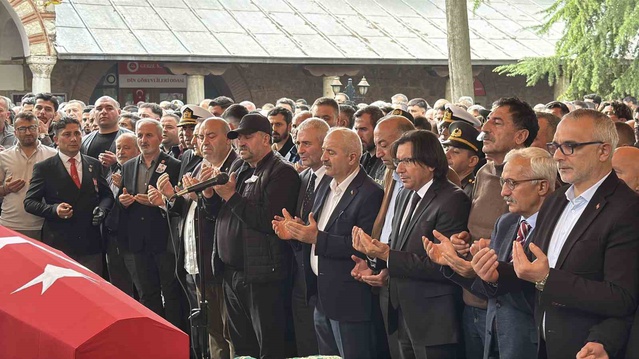 Kalp krizi geçiren Uzman Çavuş Oğuzcan Alma, Gebze'de askeri törenle toprağa verildi