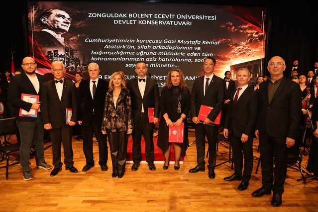 Cumhuriyet'in 103. yılı için BEUN'da verilen konserde 100. Yıl Marşı seslendirildi