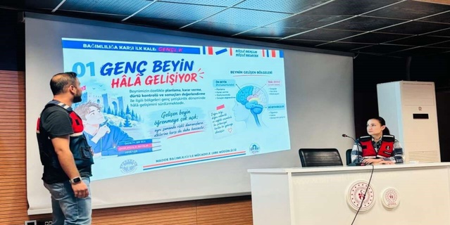 Şırnak'taki Cezeri Kız Yurdunda öğrencilere bağımlılıkla mücadele eğitimi verildi