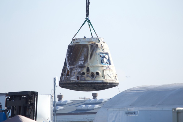 NASA'nın SpaceX Dragon kargo aracı, 2.860 kilogram yükle ISS'e otonom kenetlendi