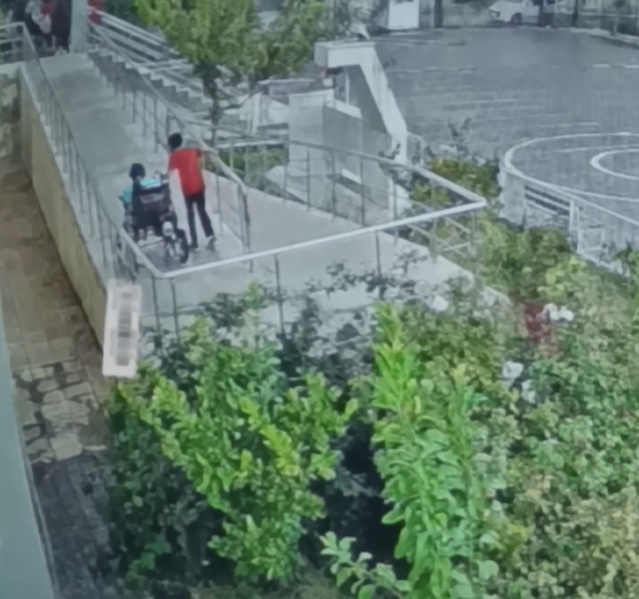 Adıyaman Kahta'da arkadaşını yağmurdan koruyan 3. sınıf öğrencisi ayın öğrencisi oldu