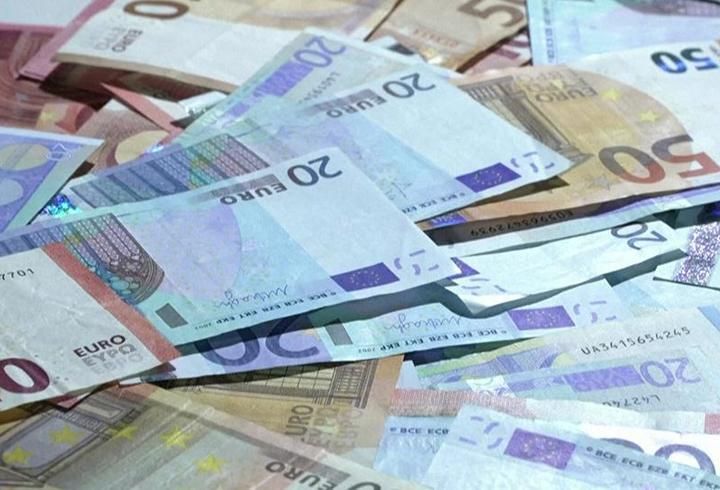 Euro 17 ayın en düşük seviyesinde