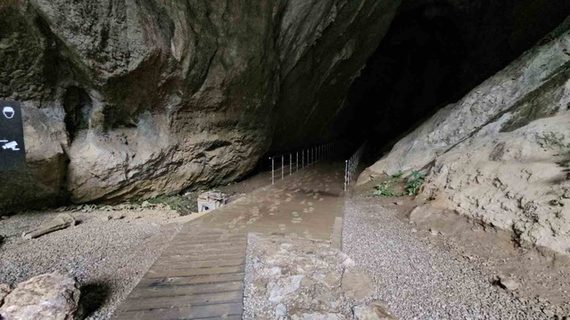 Zonguldak'ta su basan Gökgöl Mağarası'nda temizlik başlatıldı, ziyarete kapatıldı