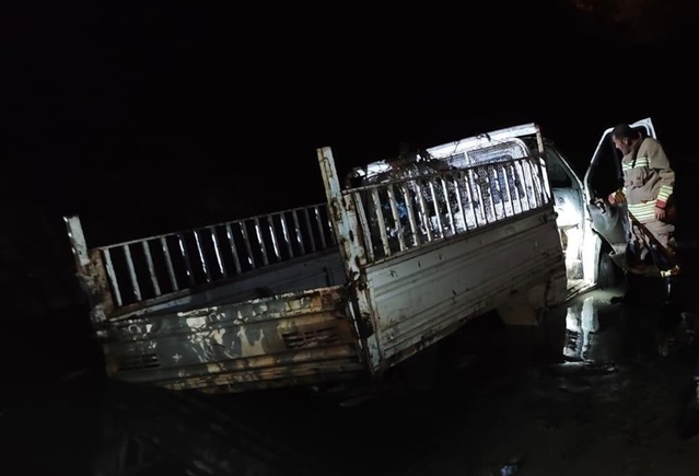 Hatay Defne'de Asi Nehri'ne düşen pikaptaki 2 yaralı hastaneye kaldırıldı