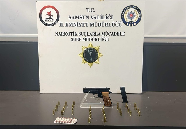 Samsun Canik'te uyuşturucu operasyonunda 2 şüpheli gözaltına alındı, 14 hap bulundu